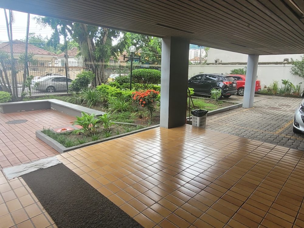 1. ENTRADA CONDOMINIO (2)